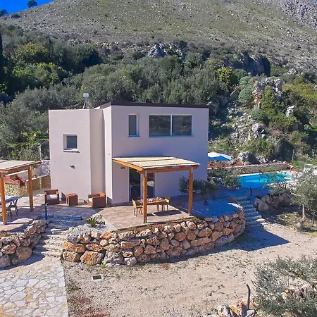 Montemar Villa *
